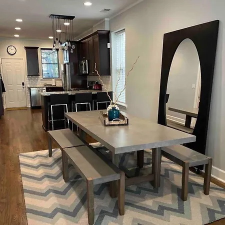 Ferienwohnung Trendy West Town Flat - 2 Bed / 1.5 Bath W Parking